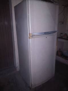 waves full size fridge in good condition