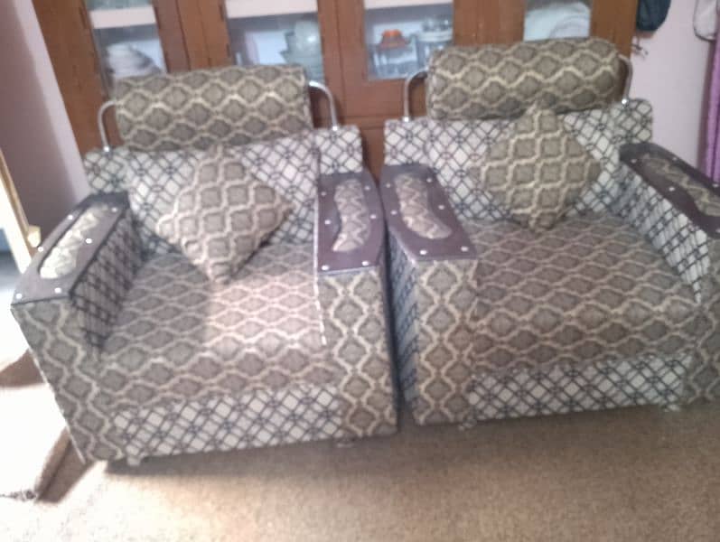 barely used mint condition sofa 5 seater 2