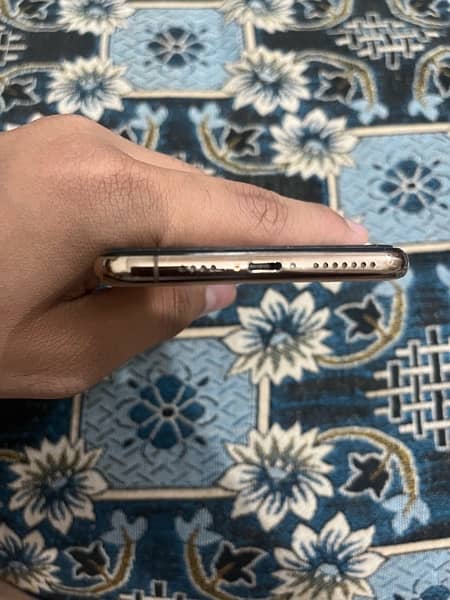 iphone xs max 512 gb pta approve 80 battery health 10/10 condition 6