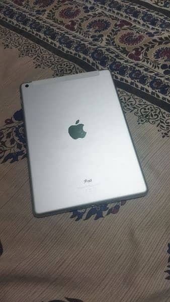 ipad 6th generation 32gb cellular mint condition 0