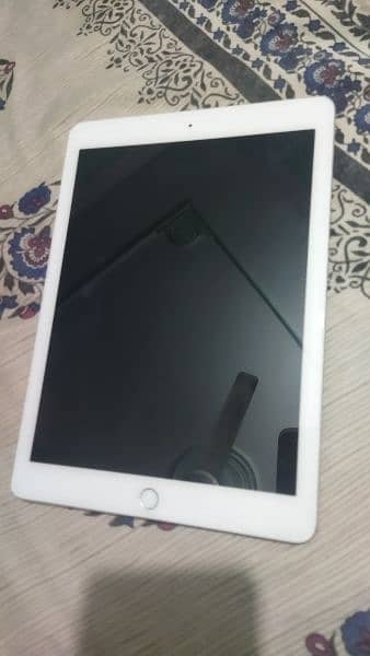 ipad 6th generation 32gb cellular mint condition 1