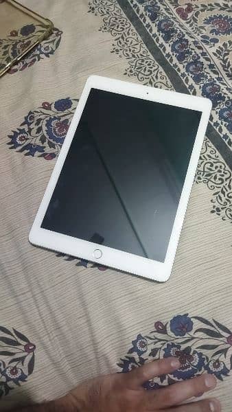 ipad 6th generation 32gb cellular mint condition 2