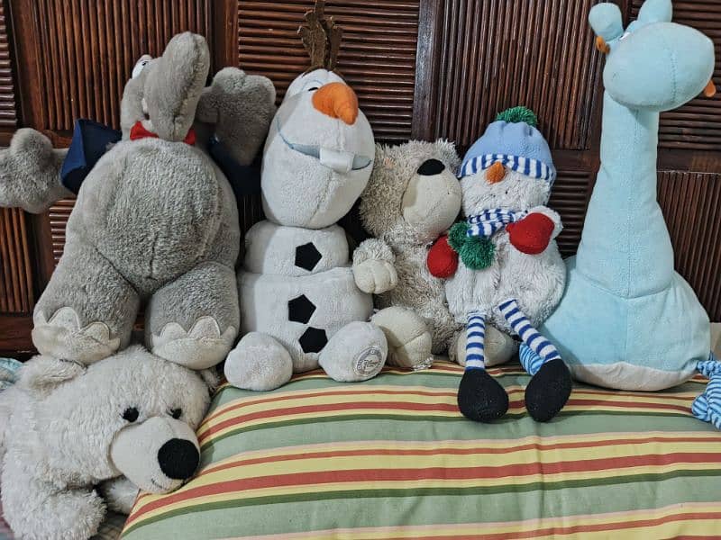 set of 6 stuffed toys. . decently used 1