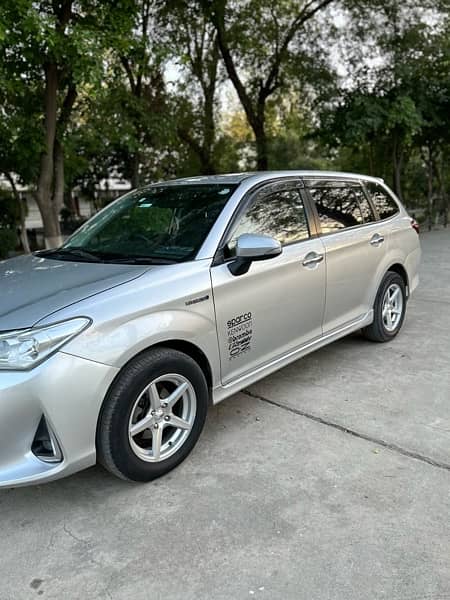 Toyota Corolla Fielder 2018 4