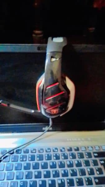 Best Gaming Headphone Premium quality with rgb light Good condition 3