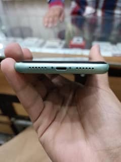 I phone 11 non pta  with charger 64 gb