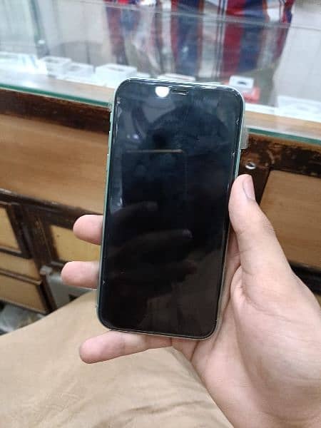I phone 11 non pta  with charger 64 gb 2