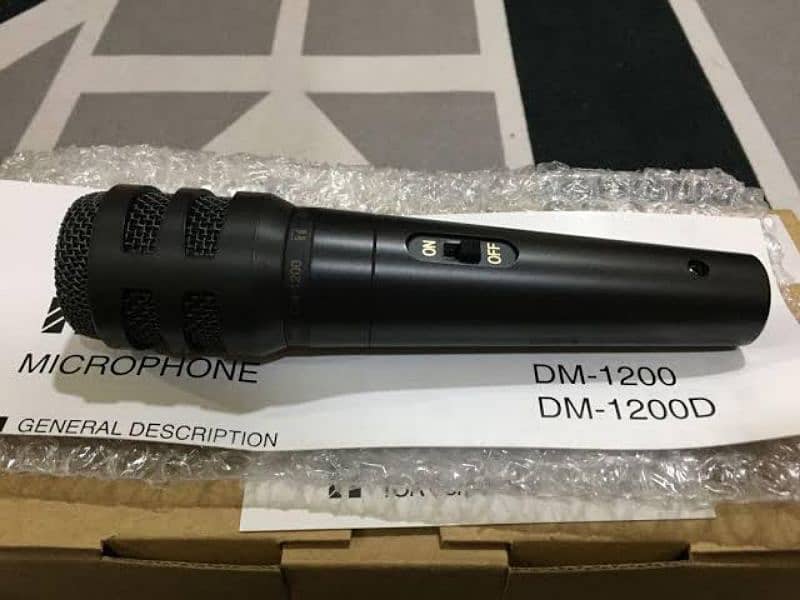 Toa Mic DM 1200 3