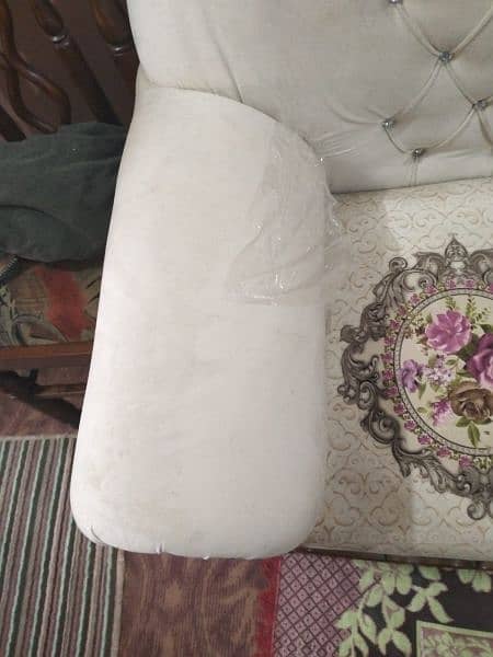 5 seater Sofa Set for sale in good condition 4