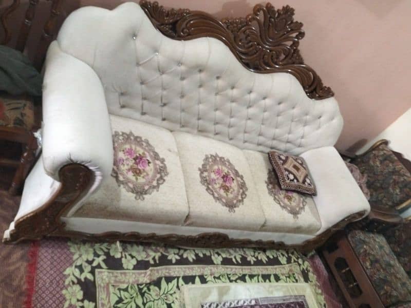 5 seater Sofa Set for sale in good condition 5