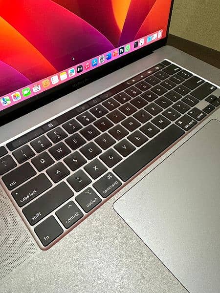 Macbook pro 2019 16 Inches
i9, 8 core, 16gb Ram, 1Tb storage 11