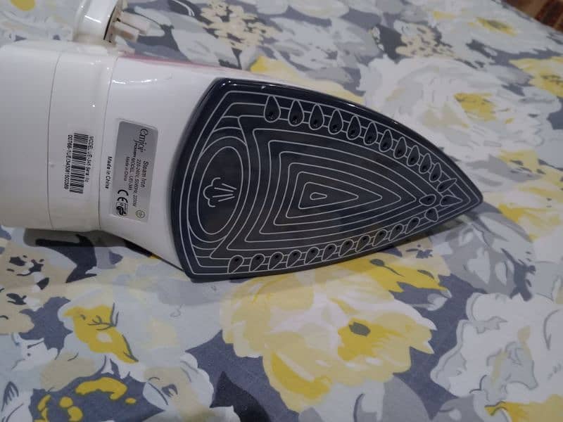 Emjoi Steam iron for sale 2