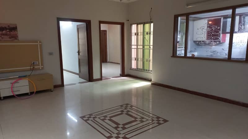 8 MARLA UPPER PORTION FOR RENT IN MILITARY ACCOUNTS COLLEGE ROAD LAHORE 7