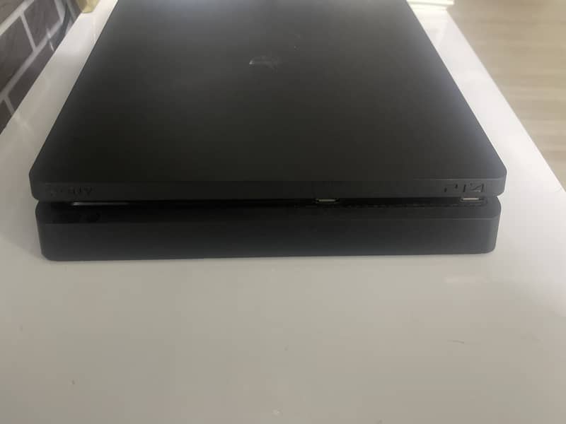 PS4 Slim 500gb with 2 free extra Games 3