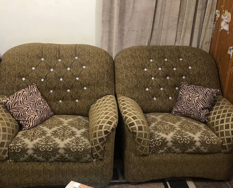 Used 7 seater sofa set , with good condition 2