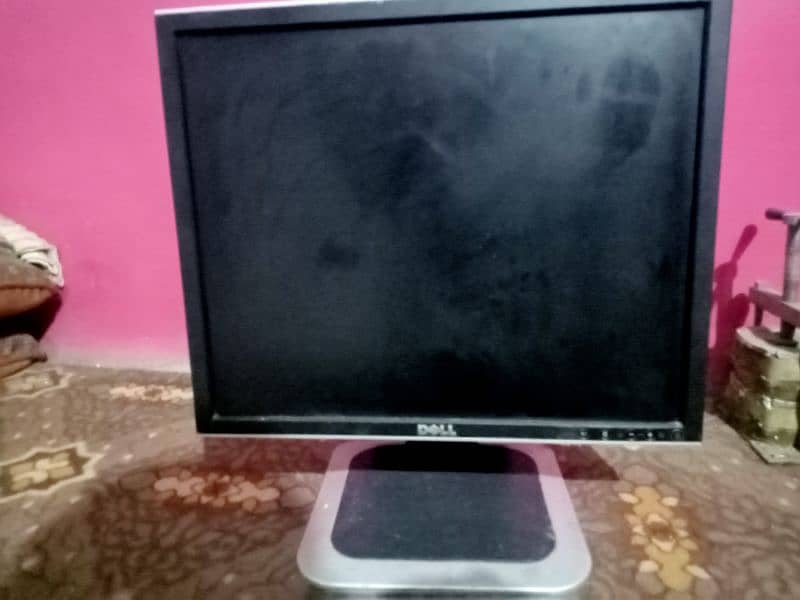 core I7 ~ 1st Generation + 19 inch LCD 5