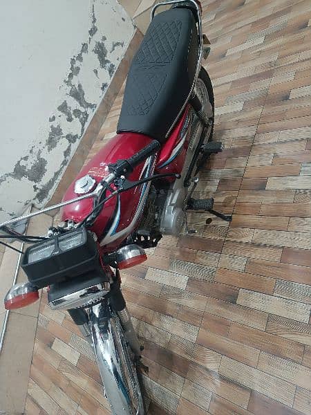 Honda CG125 2014 4