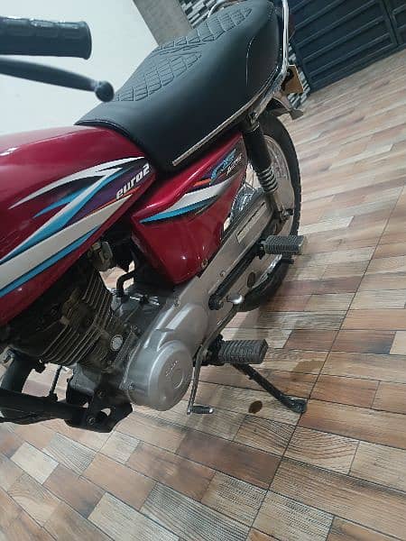 Honda CG125 2014 5