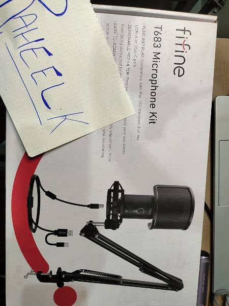 Fifine t683 condenser mic for sale. almost new 10/10 condition. 3