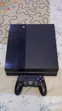 PlayStation 4 500gb with 1 controller & 6 games 0