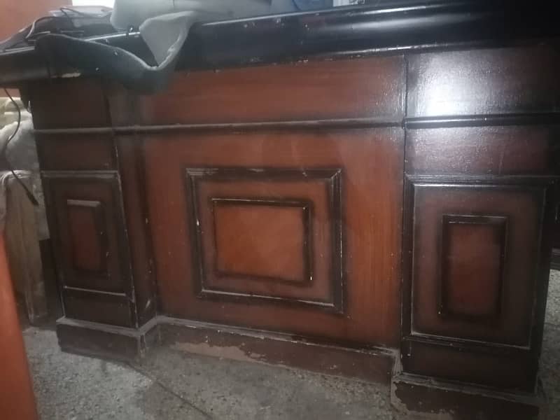 office table for sale in good condition 0