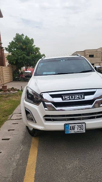 Isuzu D-Max V-Cross 2019 8