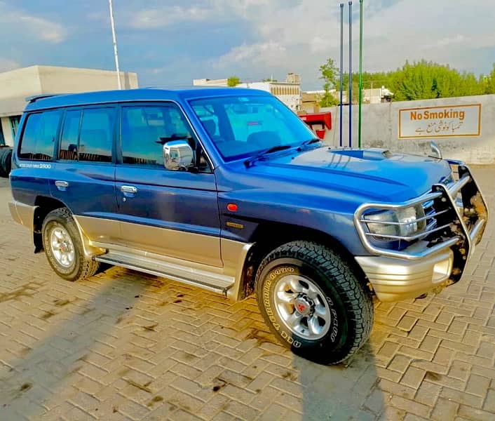 Mitsubishi Pajero 1997 2.4 3