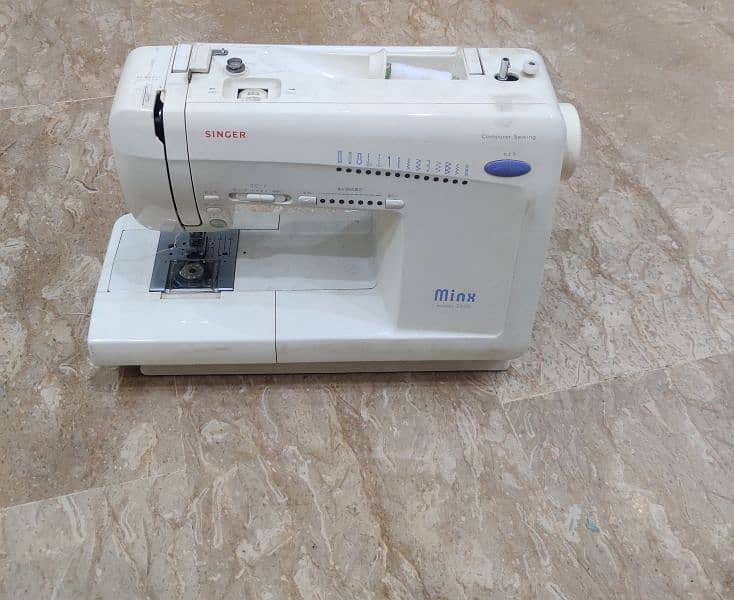 Singer Minx 2660 sewing machine 1