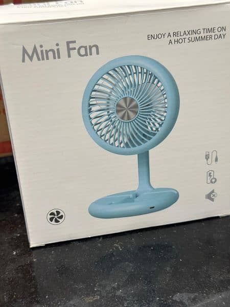 Mini charging fan 0