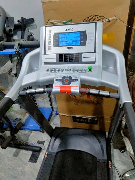 BH TREADMILL JUST LIKE NEW 4 MONTHS BRAND WARRANTEE REMAINING 9