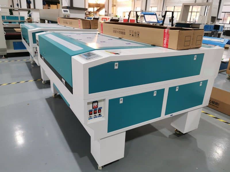 China Brand New Or Slightly Used Co2 Laser Cutting/Engraving Machine 3