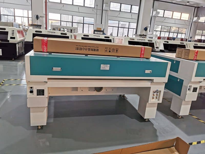 China Brand New Or Slightly Used Co2 Laser Cutting/Engraving Machine 5