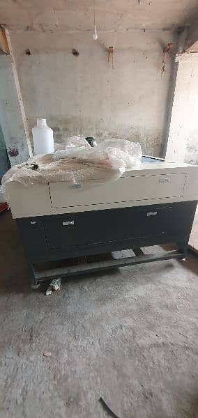 China Brand New Or Slightly Used Co2 Laser Cutting/Engraving Machine 13