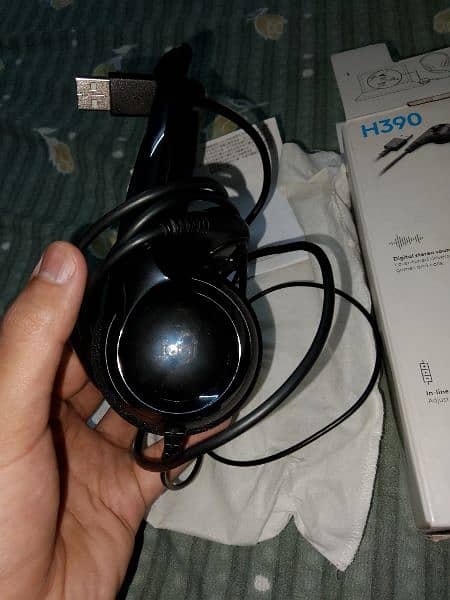 Logitech H-390 available in new Condition 2