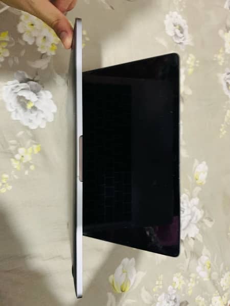 Macbook Pro Late 2016 Touch Bar 512 GB 6