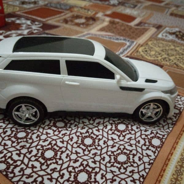 MODEL CAR 4