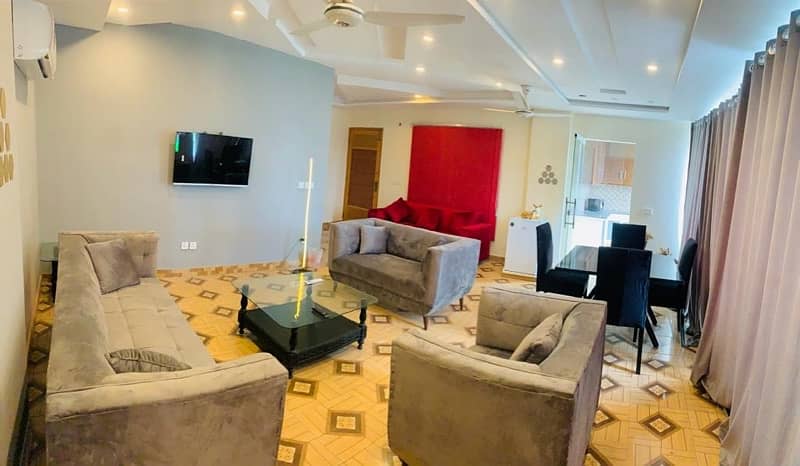 Two bedroom VIP apartment for rent on daily basis in bahria town 12