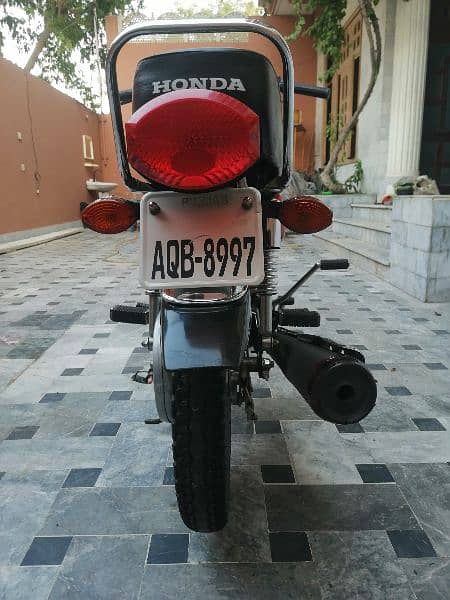 Honda 125. Condition 10 by 10 4