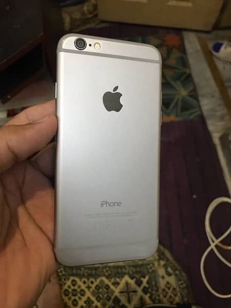 iphone 6 PTA approved With original Box imei Match Silver cloure 8