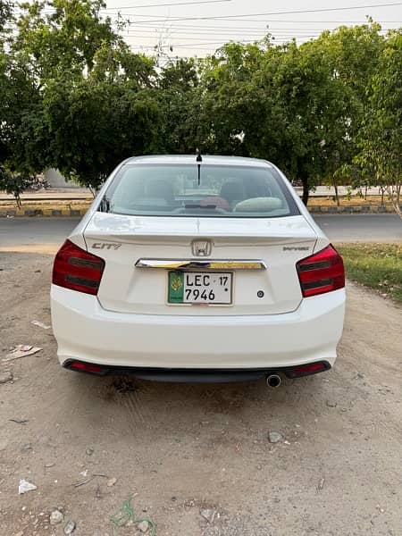 Honda City IVTEC 2017 neat condition extra glossy 4