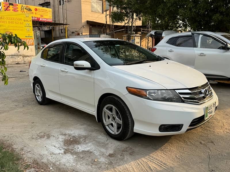 Honda City IVTEC 2017 neat condition extra glossy 5