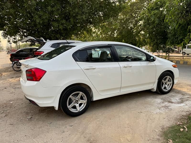 Honda City IVTEC 2017 neat condition extra glossy 8