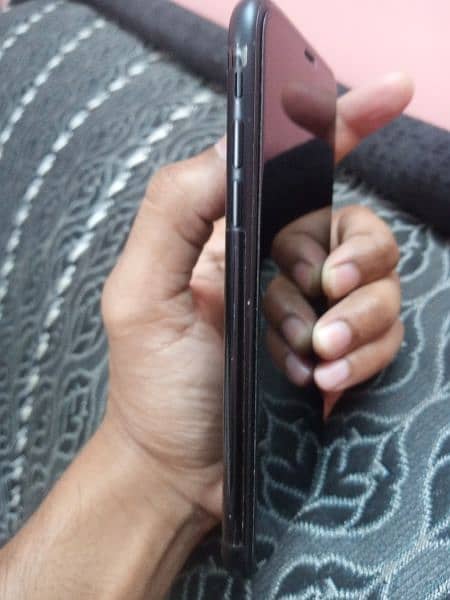 Iphone XR LLA Version Sealed set 64 GB Non PTA Factory Unlock 10/10 1