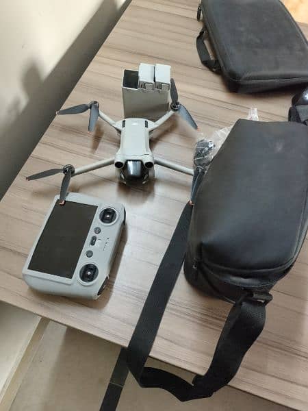 DJI Mini 3 with Fly More Kit 0