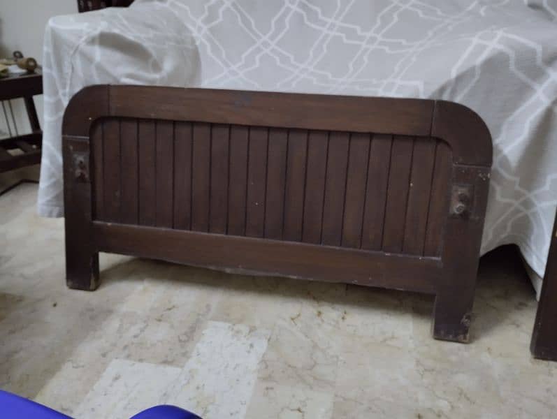 Single wooden bed without mattress 1