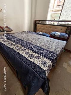 Iron Bed with mattres King Size 0