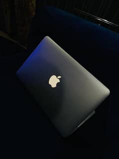 macbook air 2015 11inch core i5 0