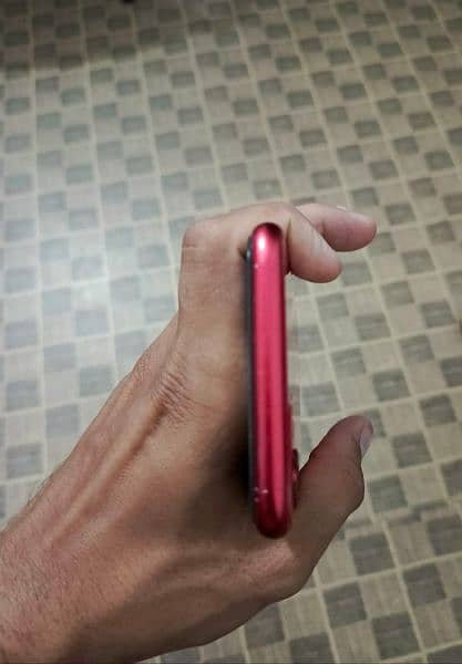 iPhone 11 non pTa water pack red color 2