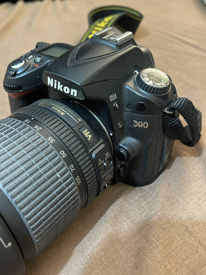Nikon D90 DSLR Camera with 18-105mm Lens, Mint Condition 1