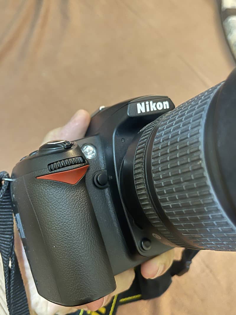 Nikon D90 DSLR Camera with 18-105mm Lens, Mint Condition 4